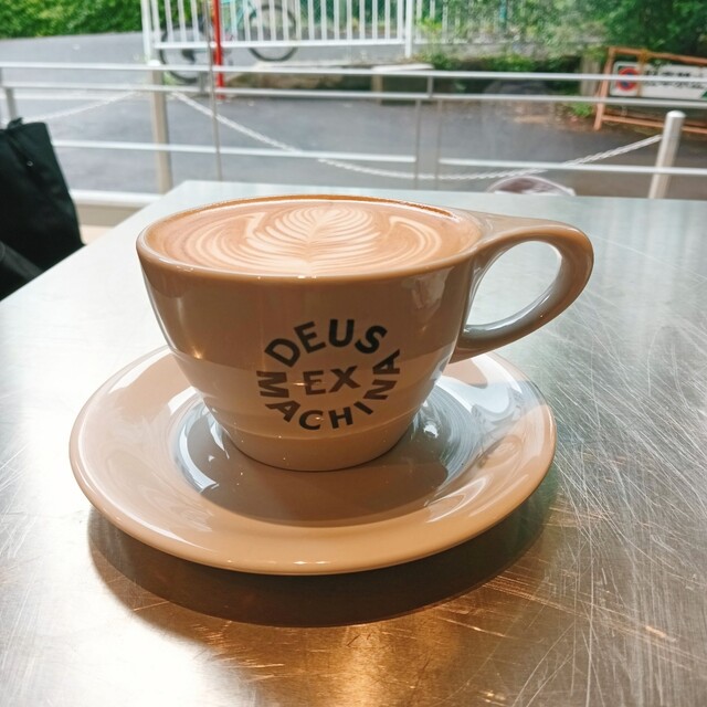 Deus Ex Machina Harajuku - 明治神宮前/カフェ | 食べログ