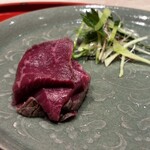 肉屋 田中 - 神戸牛のタタキ