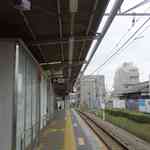 ラ・リューシェ - ホーム中央にお手洗いがあるのは珍しいなぁと思いつつ