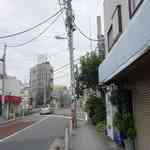 ラ・リューシェ - しばしの間自由が丘駅方面へ向けて歩いて行くと