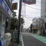 ラ・リューシェ - 轢かれない様に気をつけながら駅出口から左手に移動し