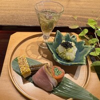 下鴨茶寮 東のはなれ - 「じゅんさい」、「ボタン海老、揚げた桜エビで炊いた茄子をソース」、「鯛の利休焼き」、「伽羅蕗」、「鴨ロース、柚子胡椒味」、「三度豆を巻いたサーモン」