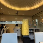 文明堂 カフェ - 店内　奥が厨房