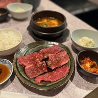 Bランチ	焼肉＋小豆腐チゲ