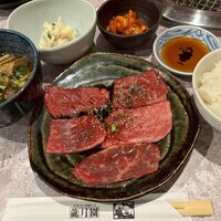 Cランチ	焼肉＋小冷麺