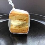 a lot scone & coffee - ガナッシュキャラメルサンド