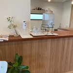 deux pins - お水はセルフ