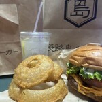 淡路島バーガー 船橋三咲店 - チェダーチーズバーガー オニオンリングセット