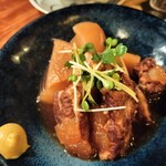 おはなぼう - もち豚の胸軟骨骨肉と大根の煮物530円