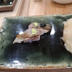 築地すしOmakase 近くの2階 - いさき（刺身）