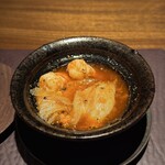 アカ - フカヒレと車蝦のアヒージョ