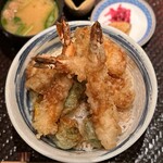 てんぷら 木坂 - 天丼(海老3本入 1,500円)
海老3尾･蓮根･芽キャベツ･玉ねぎ
ピーマン･南京･じゃが芋･穴子