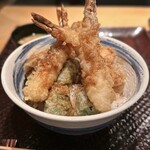 てんぷら 木坂 - 天丼(海老3本入 1,500円)
海老3尾･蓮根･芽キャベツ･玉ねぎ
ピーマン･南京･じゃが芋･穴子