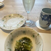 天ぷら新宿つな八 大丸東京店 - 蕗のみどり和えは蕗を生青のりで和えてあり、絶品！スパークリングワインが進みました