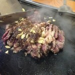 大木屋 - 切り分け中