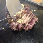 大木屋 - 切り分け中