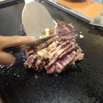 大木屋 - 切り分け中