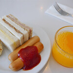 Louis' Tavern CIP Lounge - 