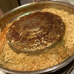 タレ焼肉と包み野菜の専門店 焼肉くるとん - ビジュはあれですが、味は最高！美味かった〜！あ、これも炭水化物かな