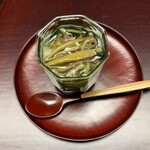 徳ㇵ本也 - 蓴菜と葛切り　赤西貝と車海老　オクラ