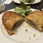 ル スフレ - ミートパイー真ん中で切って