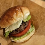 302324442 - バーガー袋に入れてかぶり付きます！！