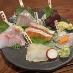 炭火焼 海ごはん サカナヨロコブ - お刺身盛り合わせ