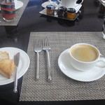 Dava  - 2011.08 フレッシュジュースにコーヒーとパン