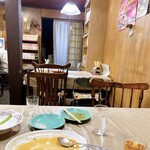 長栄軒 - 店内テーブル