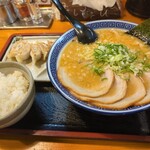 麺家 くさび - 料理写真:チャーシュー味噌豚骨のセット