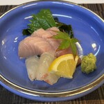 はなき創作寿司 - 刺身三種（サワラ、タイ、マグロ）