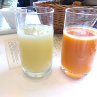 ボーセジュール - リンゴジュースと野菜とフルーツのドリンク