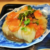 高麗橋桜花 - 熱々のロールキャベツはスープで煮込まれトロトロ柔らか、トマトやじゃが芋を使ったマイルドな和風？トマトソースも上品