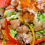 日本酒と個室居酒屋 まぐろ奉行とかに代官 - ズワイ蟹たっぷり海鮮サラダアップ