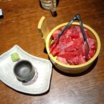 日本酒と個室居酒屋 まぐろ奉行とかに代官 - まぐろブツ一皿山盛り放題