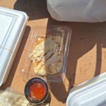 BOSTON BEACH - 別添えのガーリックマヨネーズ、自家製ペッパーソース（辛）
