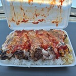 BOSTON BEACH - ジャークチキンセットご飯大盛りマヨネーズ、自家製ペッパーソース（辛）、チェダーチーズトッピング