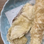 302344649 - 鯛の天ぷらが隠れてた