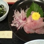 奈加山 - ぶり刺身定食のぶり！