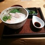 鶏タタキの生親子丼 680円