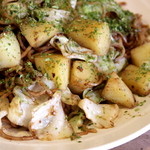 里 - 秘伝のスープ(肉だし)をたっぷり吸わせて焼き上げます