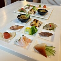 銀座夜市 - 前菜8種盛り合わせ