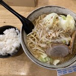 麺屋 愛0028 - 赤味噌ラーメン　小ライス付き900円