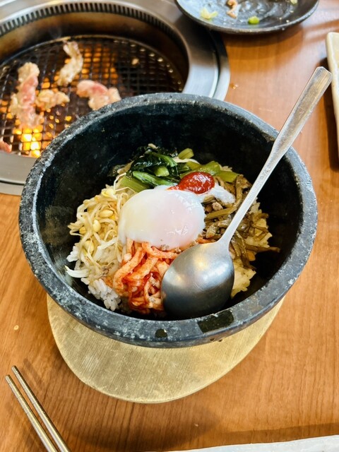 昭和ホルモン亭 山形嶋店 - 東金井（焼肉）の写真