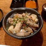 熟成豚ホルモン えいじ - 塩もつ煮込み：660円