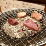 熟成豚ホルモン えいじ - 炭火焼き