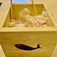 出汁しゃぶおばんざい おかか 市ヶ谷 - お代わり自由のかつお節