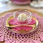 SALONE TOKYO - 茹でタコ）真ダコを72℃で4分の火入れ｡じゃがいもとアサリのお出汁で作った泡のソースとオレンジオイルをかけて｡