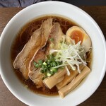 麺や 真玄 - 濃淡醤油らぁ麺　930円