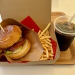 FUKUYAMA CHICKEN - 料理写真:チキンバーガーセット（アイスコーヒー）